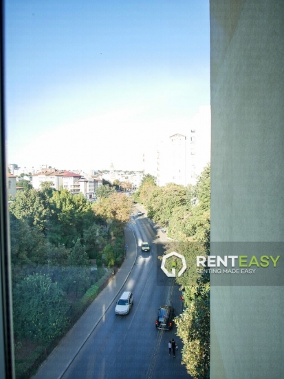 Apartament cu 3 camere pentru inchiriat in zona Moldova Mall