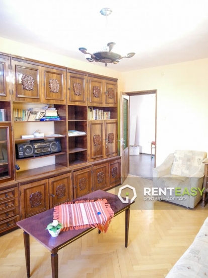 Apartament cu 3 camere pentru inchiriat in zona Moldova Mall
