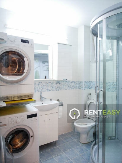 Apartament cu 2 camere de inchiriat in zona Podul de Fier 