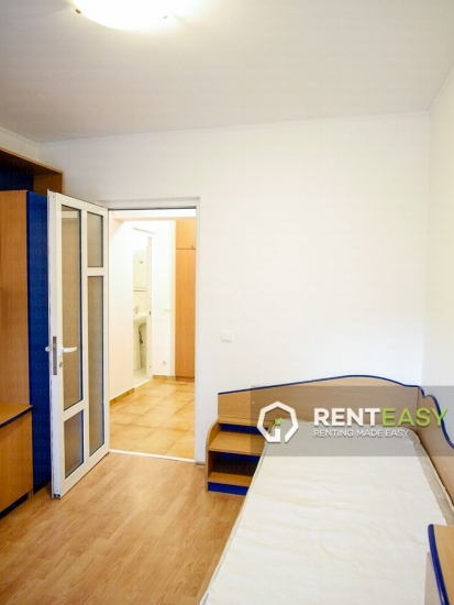 Apartament cu 3 camere de inchiriat in Podul de Fier
