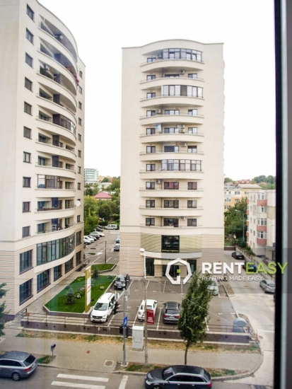 Apartament cu 3 camere de inchiriat in Podul de Fier