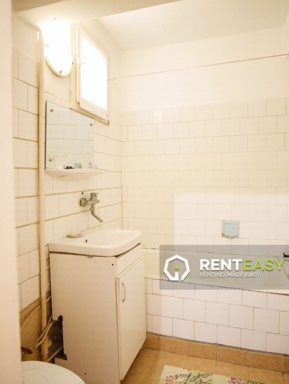Apartament cu 3 camere de inchiriat situat in Piata Unirii