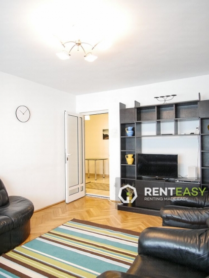 Apartament cu 3 camere de inchiriat situat pe Bulevardul Independentei 