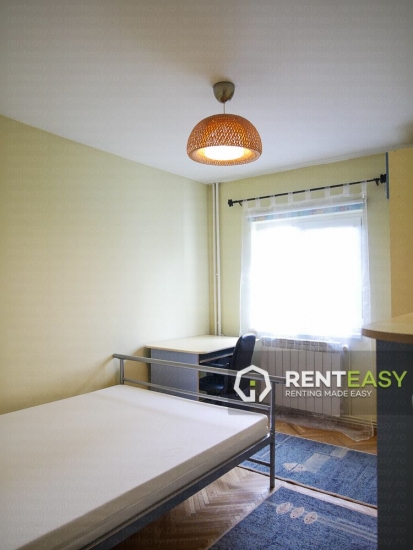 Apartament cu 3 camere de inchiriat situat pe Bulevardul Independentei 