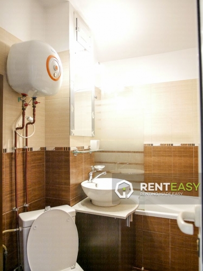 Apartament cu 3 camere de inchiriat situat pe Bulevardul Independentei 