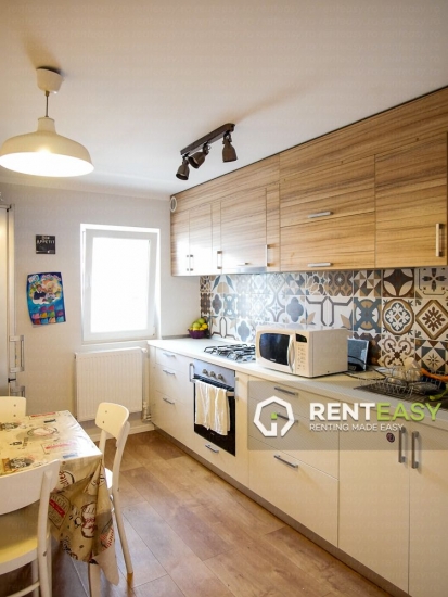 Apartament cu 3 camere de inchiriat in Centru - zona PalasApartament cu 3 camere de inchiriat in Centru - zona Palas