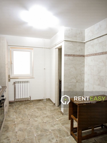 Prima inchiriere! Apartament cu 3 camere de inchiriat situat in zona Podul de Fier