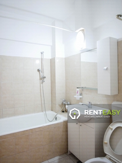 Apartament cu 4 camere de inchiriat situat in zona Piata Unirii