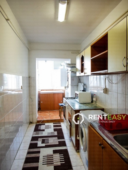 Apartament cu 3 camere de inchiriat situat in zona Moldova Mall