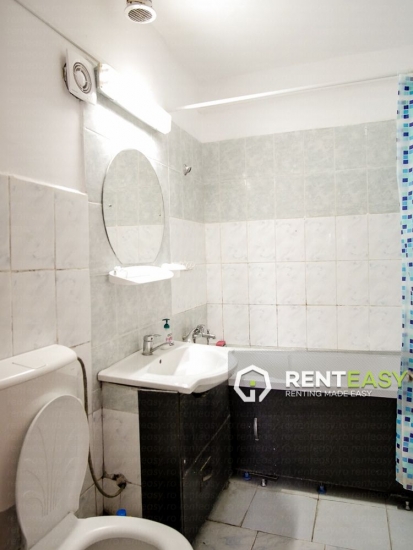 Apartament cu 3 camere de inchiriat situat in zona Moldova Mall