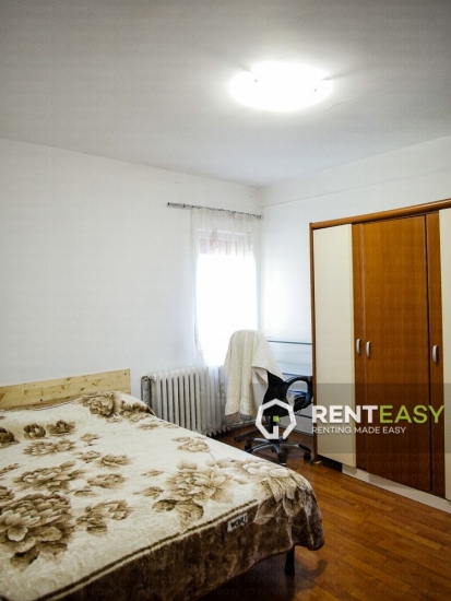 Apartament cu 3 camere de inchiriat situat in zona Moldova Mall