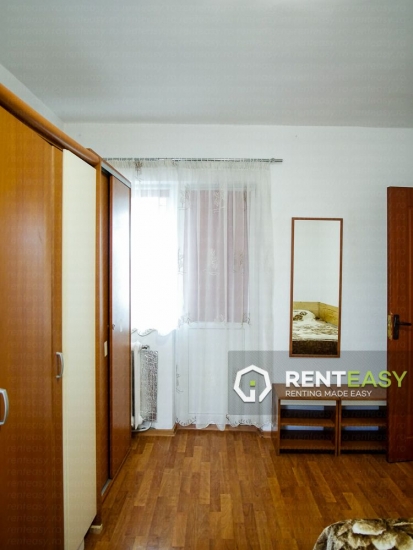 Apartament cu 3 camere de inchiriat situat in zona Moldova Mall
