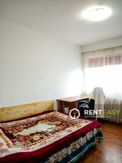 Apartament cu 3 camere de inchiriat situat in zona Moldova Mall