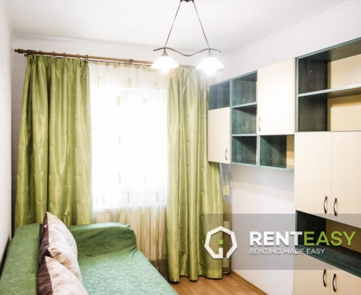 Apartament cu 3 camere de inchiriat situat in zona Podul de Fier