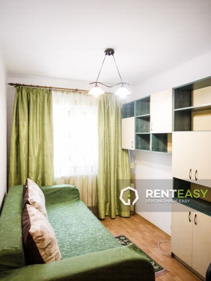 Apartament cu 3 camere de inchiriat situat in zona Podul de Fier