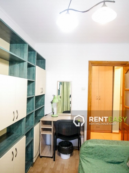 Apartament cu 3 camere de inchiriat situat in zona Podul de Fier
