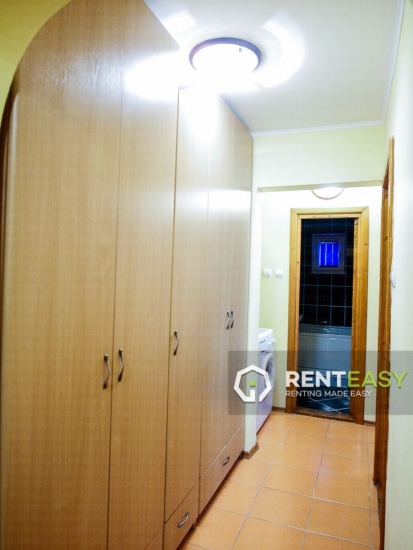 Apartament cu 3 camere de inchiriat situat in zona Podul de Fier
