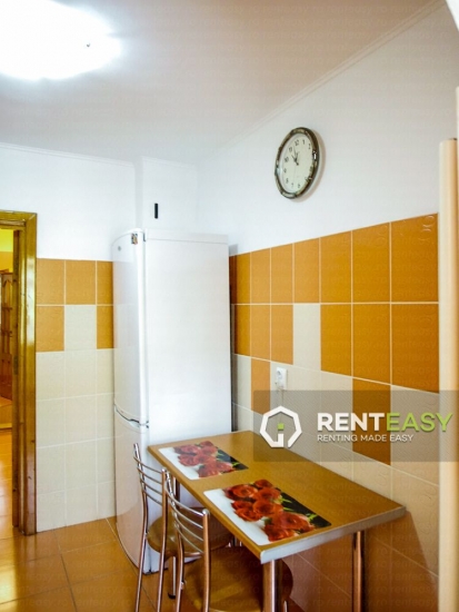 Apartament cu 3 camere de inchiriat situat in zona Podul de Fier