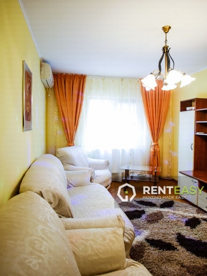 Apartament cu 3 camere de inchiriat situat in zona Podul de Fier