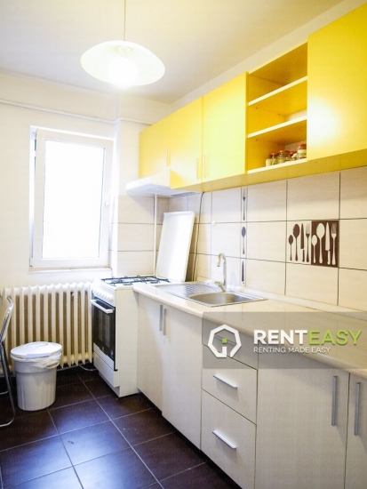 Apartament cu 2 camere decomandat situat in Podu Ros