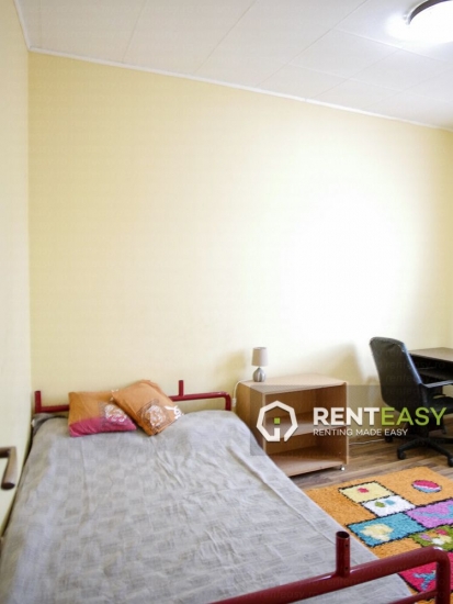Vila cu 3 camere de inchiriat in zona Sararie