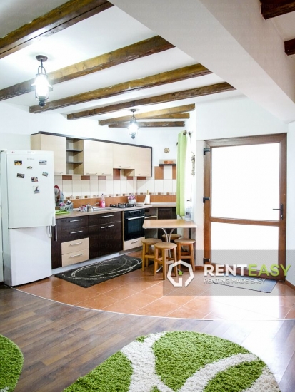 Vila cu 3 camere de inchiriat in zona Sararie
