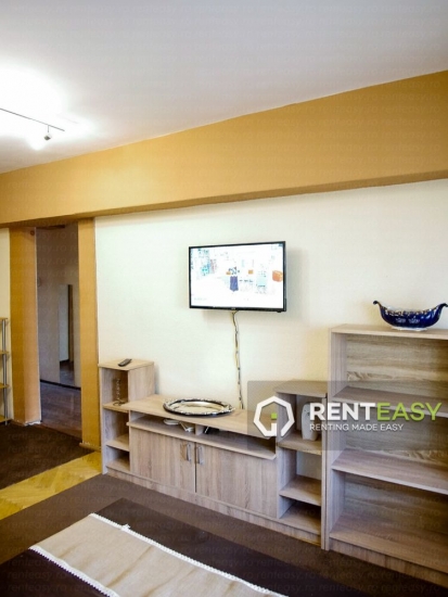 Apartament cu 4 camere de inchiriat pe Bulevardul Independentei