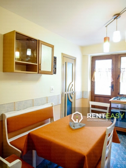 Apartament cu 4 camere de inchiriat pe Bulevardul Independentei