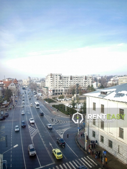 De Inchiriat! Apartament cu 3 camere pe Bld. Independentei