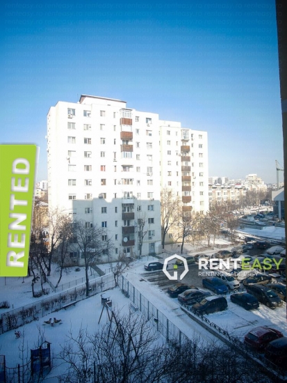 Apartament cu 3 camere decomandat situat in zona Moldova Mall