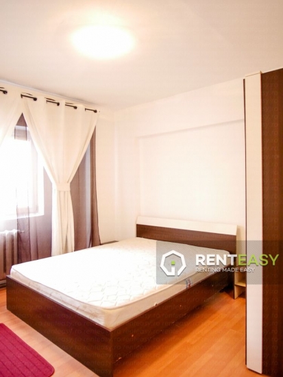 Apartament cu 3 camere decomandat situat in zona Moldova Mall