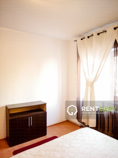 Apartament cu 3 camere decomandat situat in zona Moldova Mall