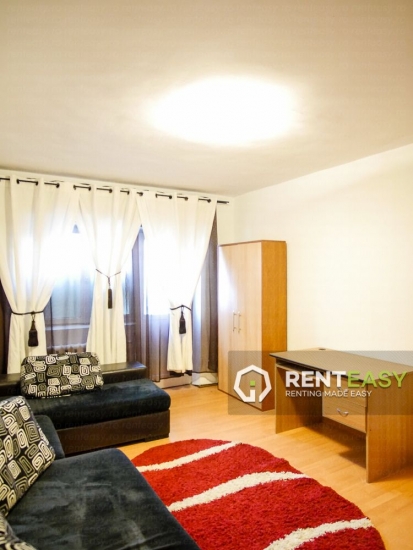 Apartament cu 3 camere decomandat situat in zona Moldova Mall