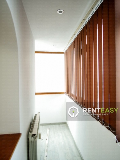 Apartament spatios cu 3 camere de inchiriat situat pe Independentei