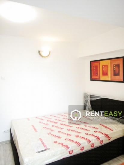 Apartament spatios cu 3 camere de inchiriat situat pe Independentei