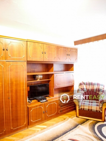 De inchiriat! Apartament cu 2 camere in zona Pod de Fier