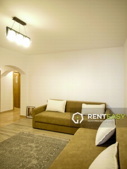 Apartament cu 3 camere de inchiriat situat in zona Podul de Fier