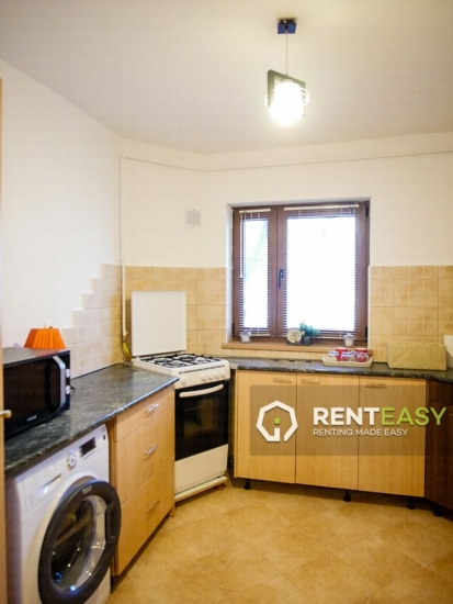 Apartament cu 3 camere de inchiriat situat in zona Podul de Fier