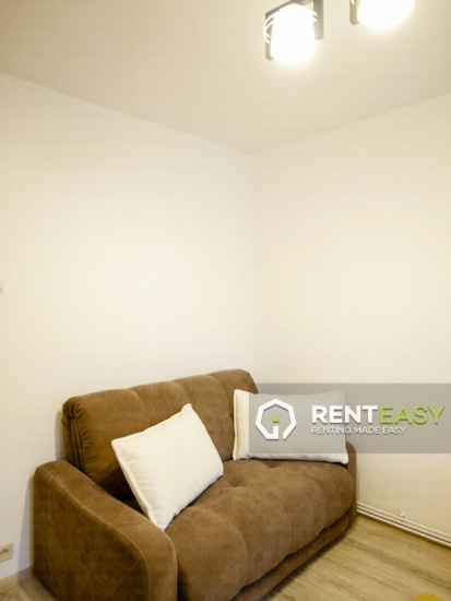 Apartament cu 3 camere de inchiriat situat in zona Podul de Fier