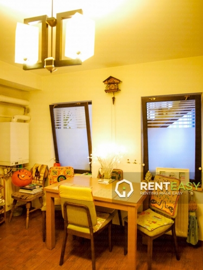 Casa cu 3 camere de inchiriat situat in zona Centrala