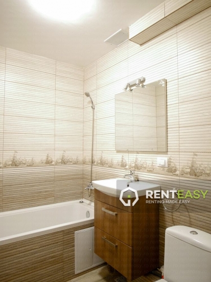 Apartament cu 4 camere de inchiriat in zona Targu Cucu