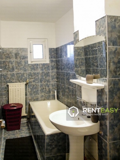 Apartament cu 2 camere decomandat situat in zona Arcu