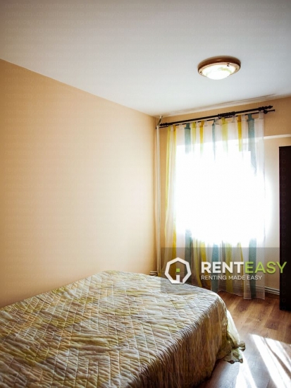 Apartament cu 3 camere de inchiriat in zona Centrala - Targu Cucu
