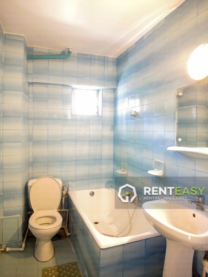 Apartament cu 3 camere de inchiriat in zona Centrala - Targu Cucu