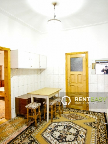 Casa cu 2 camere de inchiriat zona centrala