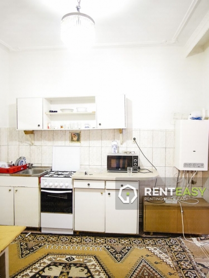 Casa cu 2 camere de inchiriat zona centrala
