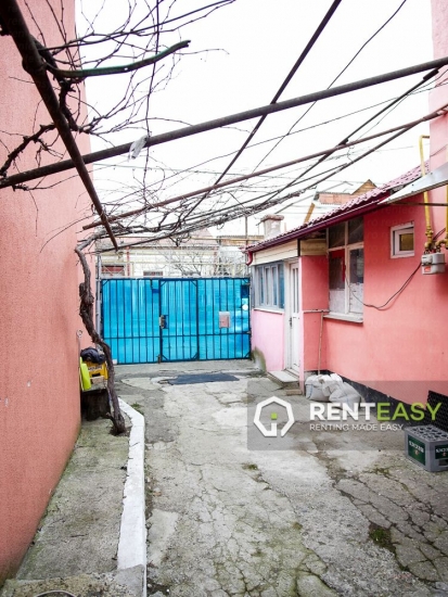 Casa cu 2 camere de inchiriat zona centrala