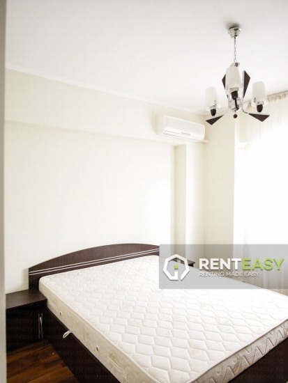 Apartament cu 3 camere de inchiriat in zona Centrala- Moldova Mall