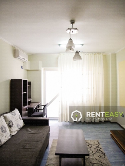 Apartament cu 3 camere de inchiriat in zona Centrala- Moldova Mall