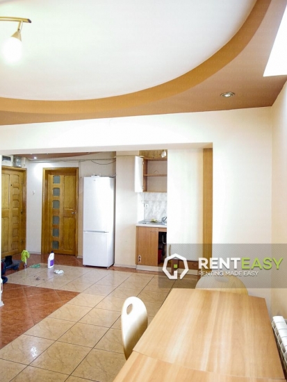 Apartament cu 3 camere de inchiriat in Centru - zona Palas